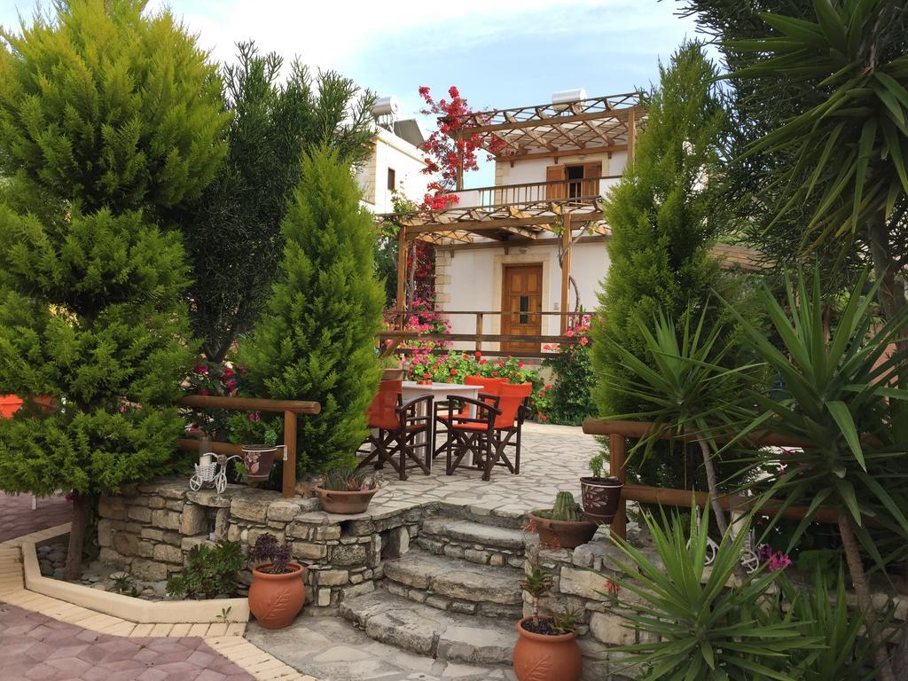 Vrisi Apartments & Villa Pitsídia Exterior foto