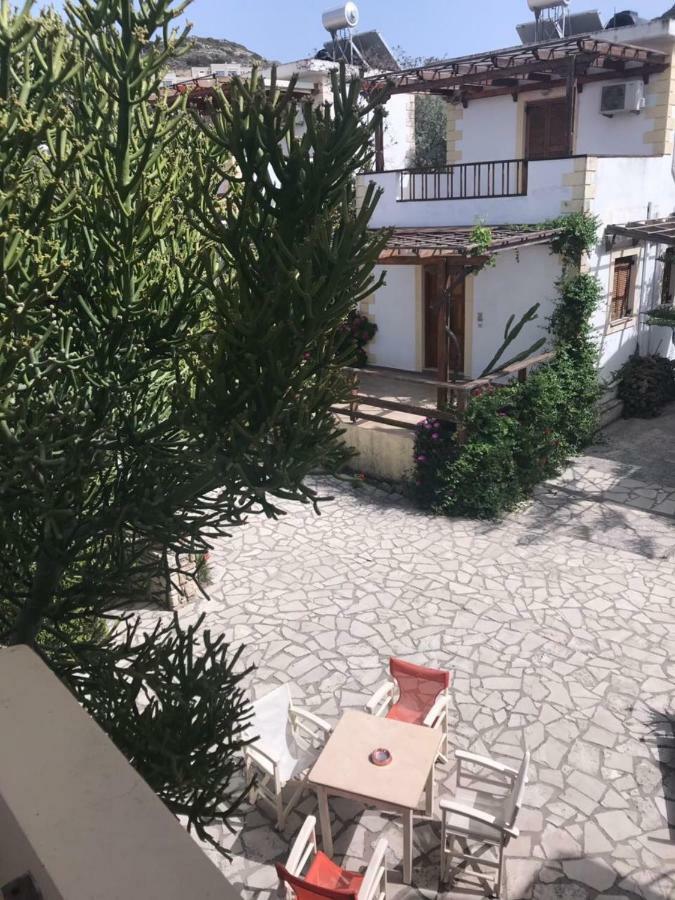 Vrisi Apartments & Villa Pitsídia Exterior foto